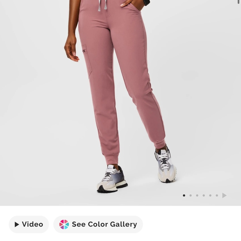 Figs Mauve Highwaisted Zamora jogger Pants.  Medium Petite